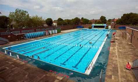 An Outdoor Swimming Tour Of London Top 10 Lidos And Ponds Travel