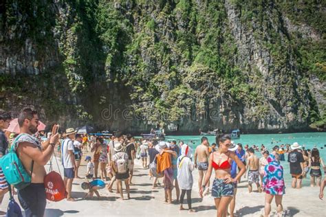 Krabi Thailand January Overcrowded Maya Bay Beach Closed Indefinitely After