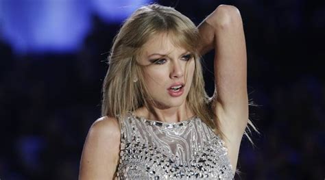 Taylor Swift Shares Video Of 1989 World Tour Concert Film