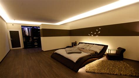 Indirekte beleuchtung wohnzimmer selber bauen inspirierend. Stilvolle indirekte Beleuchtung der Decke im Schlafzimmer ...