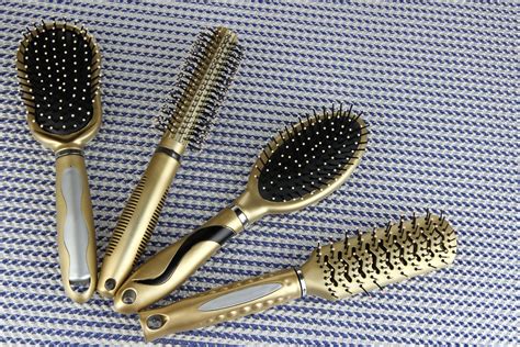 Top 123 Comb Or Brush For Frizzy Hair Polarrunningexpeditions