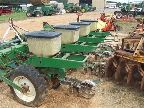 1978 John Deere 7100 Planting & Seeding - Planters - John Deere