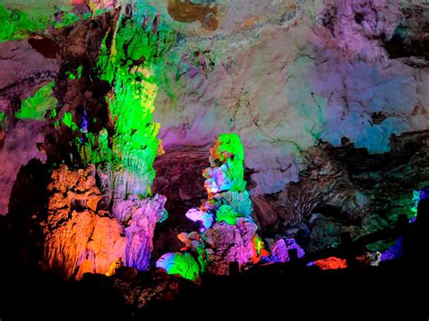 Crown Cave Limestoneguilin Crown Cave Travel Photosimages And Pictures
