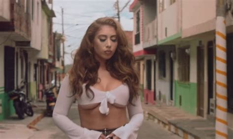 Kali Uchis estrenó por fin su video de Telepatía pero tuvo que