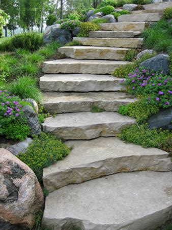 9 816 271 просмотр 9,8 млн просмотров. Step by Step! : DIY Garden Steps and Stairs | The Garden Glove