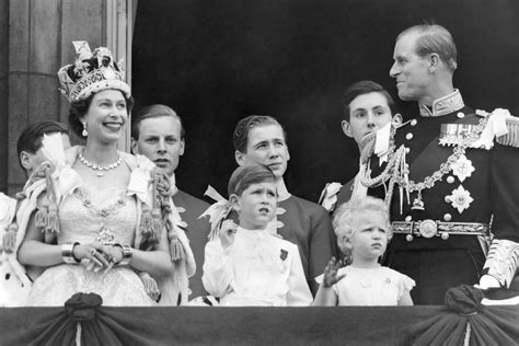 How Does A British Coronation Differ From Europes Other Monarchies