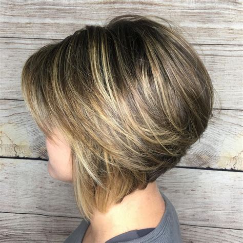 Medium Feathered Stacked Bob Haircut Medium Stacked Haircuts Short