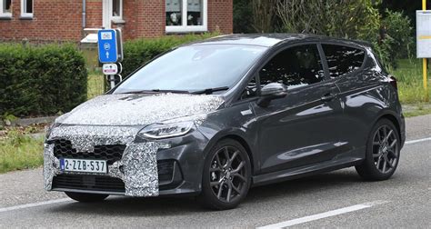 Ford Fiesta Restylée 2022 La Citadine Aperçue Sous Un Camouflage Léger