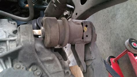 Symptoms Of A Bad Engine Mount And Replacement Cost In