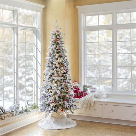 Read the detailed reviews of our top 5 best prelit christmas trees here! Haute Decor Pre-Lit Lexington Slim 7' Flocked Fir ...