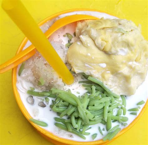 For rm13, you will get a huge bowl of cendol with 6 durian fruits, which we think it's pretty affordable! 14 Best Supper Spots In Klang Valley For Late Night Cravings