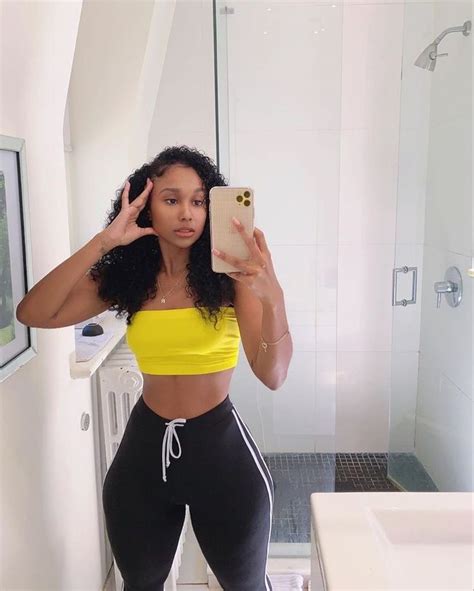 pin by 𝐁𝐚𝐜𝐤𝐝𝐨𝐨𝐫 𝐜𝐫𝐲𝐬𝐭𝐚𝐥 🤧🥶 on girl stuff in 2020 body goals curvy fit body goals summer body