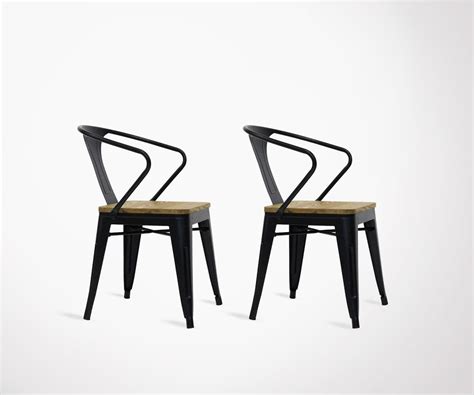 Son design filaire est bicolore et très aérien Lot de 2 chaises industrielles bois métal avec accoudoirs ...