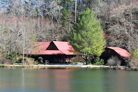 This Is A Lovely Cabin Is On Bear Lake In Cherry Log Ga Blue Ridge