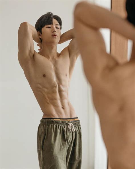 Kwon Ki Beom 권기범 On Instagram “어른들의 어른이 되고 싶은 나라서 😏 Xxinbok” Gym Men Mens Gym Short