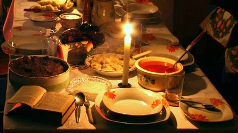 Classic polish christmas dishes include, amongst others, cabbage and mushroom pierogi. Polish Traditional Christmas Eve Dinner : Wigilia Special Polish Christmas Eve Dinner Polish ...