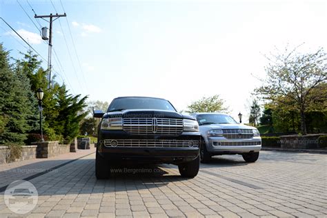 Executive Black Lincoln Navigator Limousine 8 Passenger Bergen Limo