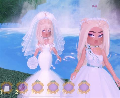 Pin By Sofiiseize On Royal High Aesthetic Roblox Royale High Outfits