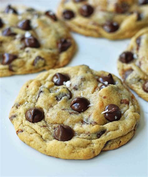 They are very easy to decorate seasonally or for the holidays. Charmina's Chocolate Chip Cookies - Modern Honey