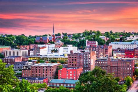 Lynchburg Virginia Usa Skyline — Stock Photo © Sepavone 114985770