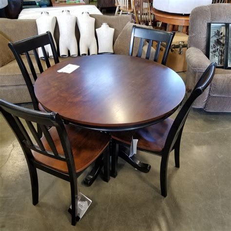 Ashley Floor Model Round Dining Table W 4 Chairs Retail 1249