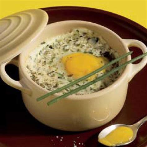 1 heure temps de cuisson : Recette Œuf de caille en cocotte et en faisselle façon cervelle de canut - Cuisine / Madame Figaro