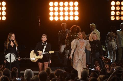Beyonce At The Cma Awards 2016 Pictures Popsugar Celebrity Photo 9