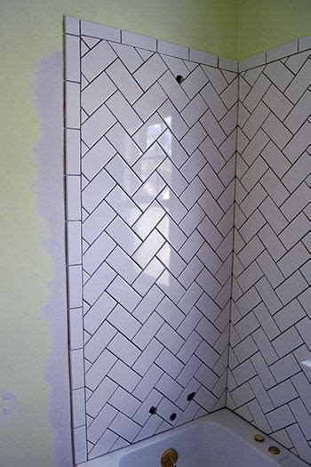 White Subway Tile In Herringbone Pattern 1401 Kb Herringbone