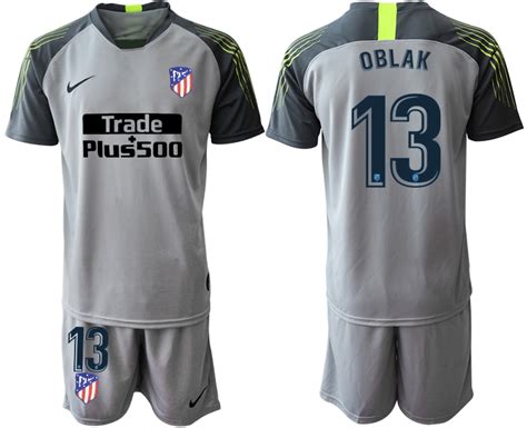 Leider atletico madrid heeft met punten gemorst in de spaanse titelstrijd. Camiseta de futbol Atletico Madrid portero Gris 19/20 #13 ...