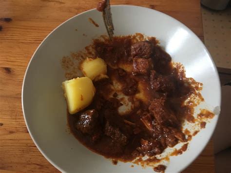 Klassischer Gulasch halb und halb Rezept