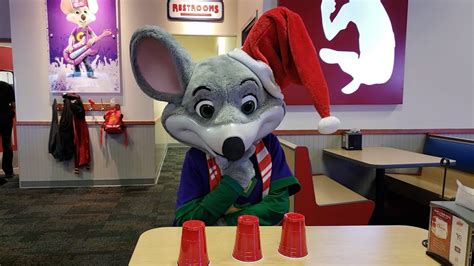 Chuck E Cheese Plays 3 Cup Shuffle Game Youtube