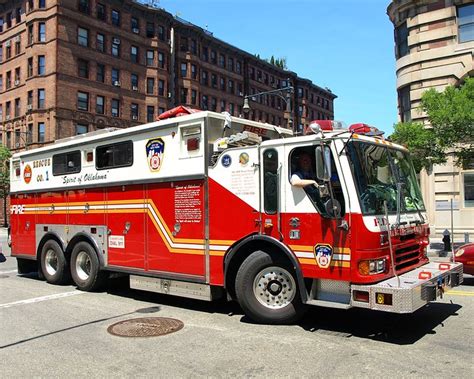 R001s Fdny Spirit Of Oklahoma Rescue 1 Fire Truck Upper West Side
