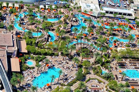 Pool Season Returns To Mgm Resorts Properties On The Las Vegas Strip Eater Vegas