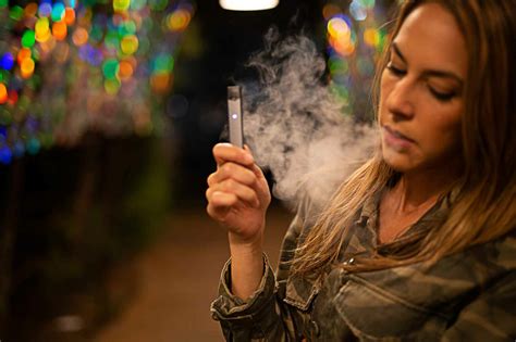 The Science Of Vaping How It Works And What You Re Actually Inhaling