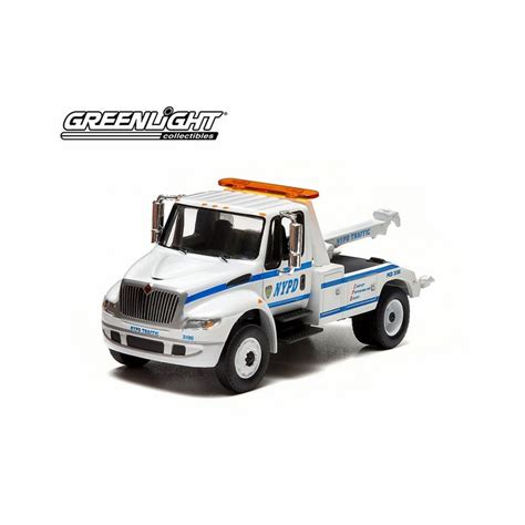 Greenlight Hobby Exclusive International Durastar Tow Truck Nypd