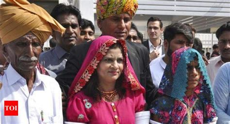 Krishna Kumari Kolhi Pakistans First Ever Hindu Woman Senator Takes Oath In Traditional Dress