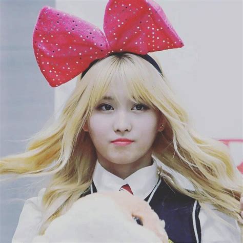 Momo made her official debut with twice on october 20, 2015 with the story begins, prior to that she took part in the. Momo Hirai on Twitter: "So beauty an angel~ #twice #momos ...