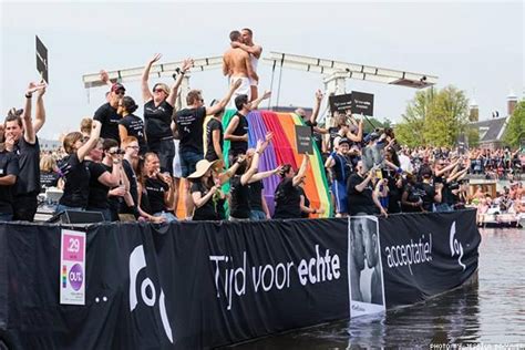 photos amsterdam canal pride