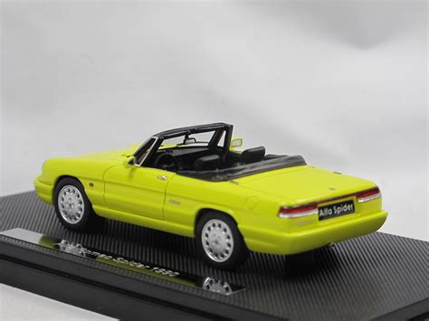 A carroçaria para estes carros foram feitas por construtores de carroçarias como a james young, zagato, touring. Milena Rose 1990 Alfa Romeo Spider Serie 4 gelb offen 1/43 neu