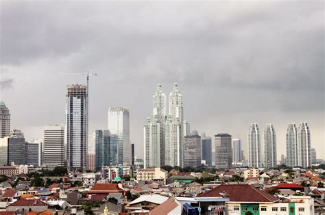 INDONESIA'S URBAN STUDIES: The Megacity of Jakarta: Problems