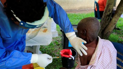 Consult a doctor for medical advice. Dos nuevos medicamentos contra el Ébola salvan al 90% de ...