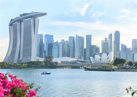 Singapore is the largest port in. Luxury Singapore Holidays | IAB Travel