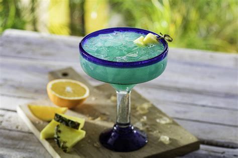 Bahama Breeze Will Offer 2 Margaritas On National Margarita Day Iheart