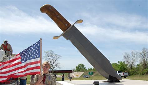 See The Worlds Largest Bowie Knife In Bowie Tx Knife Depot