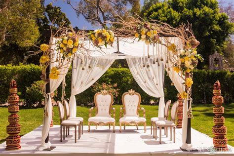 However small or big your wedding is, your wedding decorations are a very vital part of the wedding celebrations. Home Decoration for Indian Wedding - Tips from the Experts