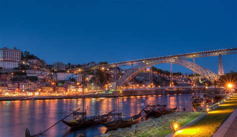 Temos de marcar primeiro para reabrir a eliminatória e somos competentes para o fazer. Beautiful Canal Bridge at Night in Porto City Portugal ...