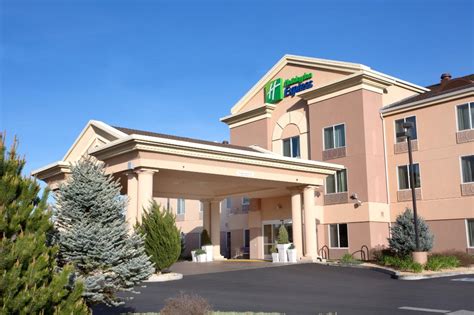 Attractions around the holiday inn express münchen messe. Holiday Inn Express - Discover Siskiyou