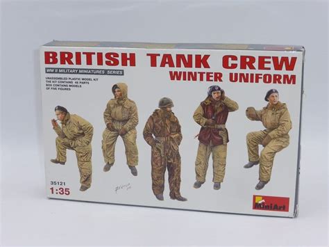 Miniart 135th Plastic Kit No 35121 Wwii British Tank Crew Winter Uniform