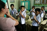 New law orders gov't, schools, media to use Filipino Sign Language