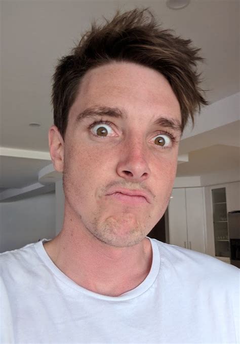 Lazarbeam Rlazarbeam